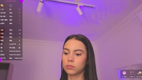 Alejandra online show from June 12, 2026, 11:31 am