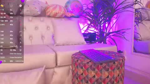 Alejandra online show from July 6, 2026, 3:03 pm