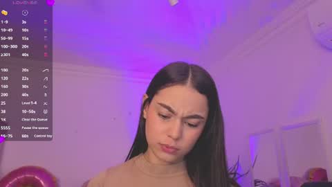 Alejandra online show from July 28, 2026, 11:17 am