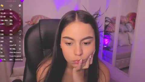 Alejandra online show from July 28, 2026, 3:21 pm