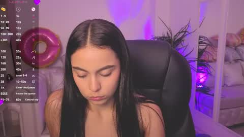 Alejandra online show from July 28, 2026, 4:39 pm