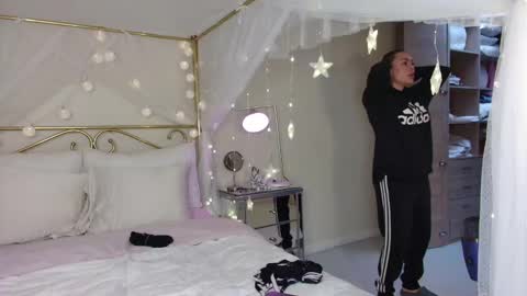 Snapshot of alejadollts chatting on February 11, 2025, 9:03 pm ALEJADOLLTS online show from February 11, 2025, 9:03 pm