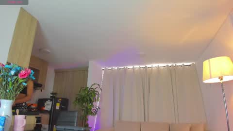 Snapshot of alejaevangeline chatting on June 10, 2026, 7:24 pm A L E J A N D R A online show from June 10, 2026, 7:24 pm