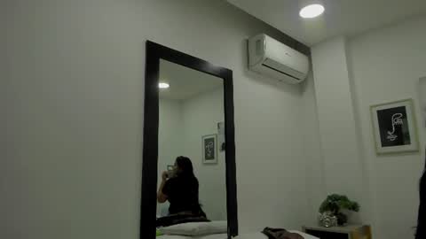 Alejandra online show from June 11, 2026, 12:14 pm