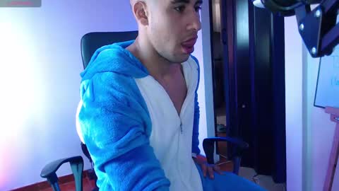 Snapshot of alejandrojf_00 chatting on January 1, 2025, 3:03 pm Daiki jack online show from January 1, 2025, 3:03 pm