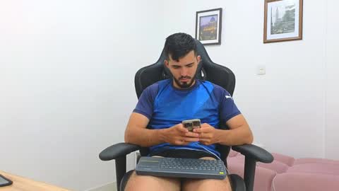 Snapshot of alejandroo_7 chatting on January 31, 2025, 8:01 pm alejandroo_7 online show from January 31, 2025, 8:01 pm