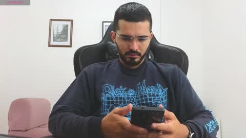Snapshot of alejandroo_7 chatting on December 1, 2025, 6:35 pm alejandroo_7 online show from December 1, 2025, 6:35 pm