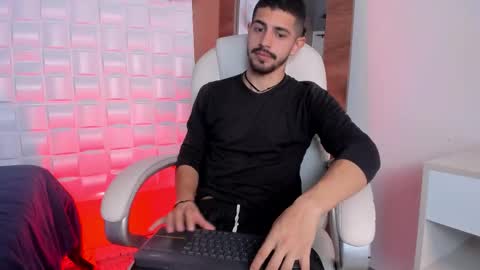 Snapshot of alejandrostorm chatting on October 27, 2025, 9:41 pm Alejo online show from October 27, 2025, 9:41 pm