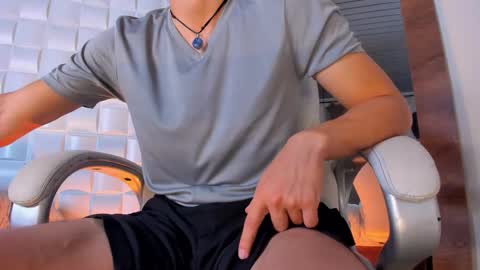 Snapshot of alejandrostorm chatting on November 14, 2025, 8:40 pm Alejo online show from November 14, 2025, 8:40 pm