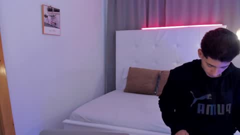 alejo_exotic online show from May 22, 2026, 12:11 pm