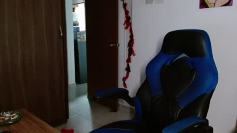 Snapshot of alejo_hot23 chatting on June 15, 2026, 1:52 am David online show from June 15, 2026, 1:52 am