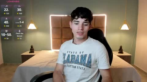 ALejoo Saenz online show from May 4, 2026, 2:07 am