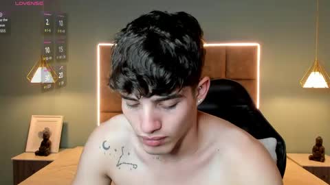 ALejoo Saenz online show from May 20, 2026, 7:03 am