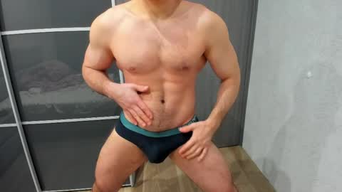 aleks_brown online show from May 19, 2026, 9:54 pm