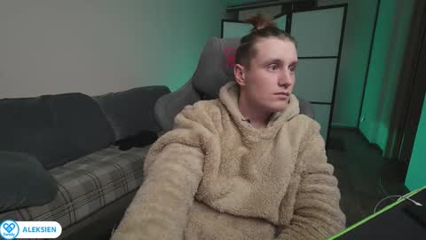 Snapshot of aleks_fisher chatting on October 16, 2025, 5:14 pm Alex and Linar online show from October 16, 2025, 5:14 pm