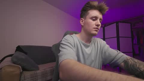 Snapshot of aleks_fisher chatting on November 26, 2025, 10:22 pm Alex and Linar online show from November 26, 2025, 10:22 pm