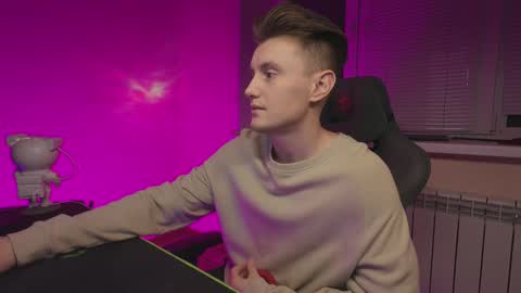 Snapshot of aleks_fisher chatting on December 15, 2025, 10:36 pm Alex and Linar online show from December 15, 2025, 10:36 pm