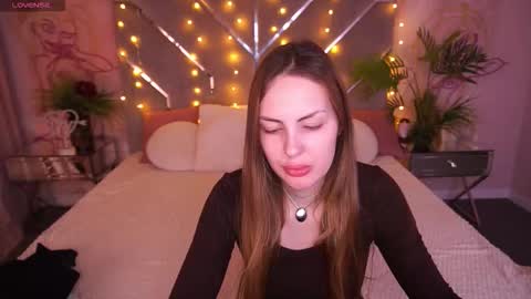 aleksaloree online show from March 8, 2026, 1:59 pm