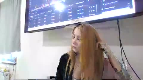 Snapshot of aleksandra33 chatting on June 7, 2026, 8:40 am aleksandra33 online show from June 7, 2026, 8:40 am