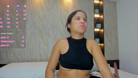 Snapshot of alena_brown chatting on November 7, 2025, 2:44 am ALENA online show from November 7, 2025, 2:44 am