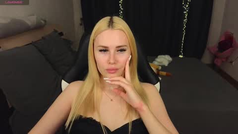 Alena online show from March 2, 2025, 2:43 pm