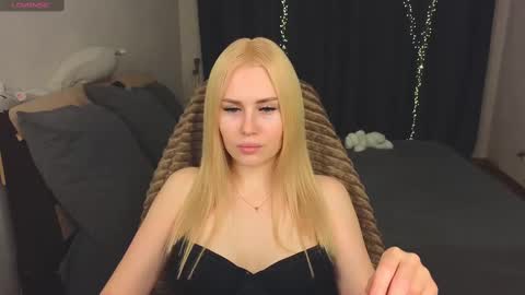 Alena online show from March 5, 2025, 4:35 pm