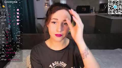 Snapshot of alena_mell chatting on December 14, 2025, 8:52 am Alenkaaa online show from December 14, 2025, 8:52 am