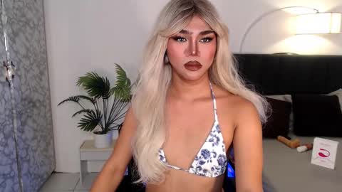 Snapshot of alenajones chatting on January 16, 2025, 9:48 am alenajones online show from January 16, 2025, 9:48 am