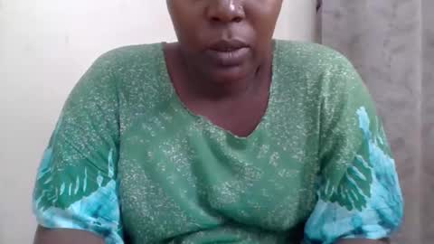 Snapshot of alesha_ chatting on May 19, 2026, 6:25 pm Noreen Kennth and Emilly online show from May 19, 2026, 6:25 pm