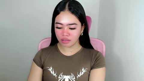 Snapshot of alesha_vibe_me chatting on May 19, 2026, 1:33 am alesha_vibe_me online show from May 19, 2026, 1:33 am