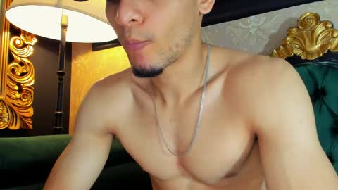 Snapshot of aless_king chatting on May 26, 2026, 9:33 pm Alessandro King online show from May 26, 2026, 9:33 pm