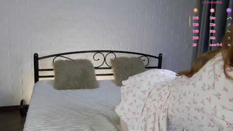 alessamay online show from April 16, 2026, 9:39 pm