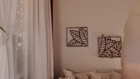 Sandra online show from December 13, 2024, 6:16 pm