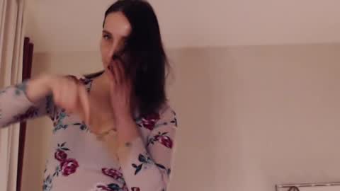 Sandra online show from March 9, 2025, 3:27 pm