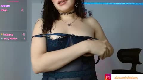 Snapshot of alessandralb chatting on September 22, 2025, 10:17 am Alessandra Leblanc online show from September 22, 2025, 10:17 am
