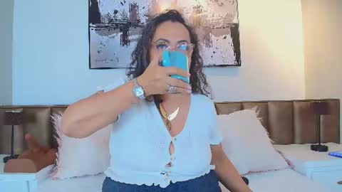 Snapshot of alessandraleroy chatting on July 13, 2026, 12:19 pm Alessandra online show from July 13, 2026, 12:19 pm