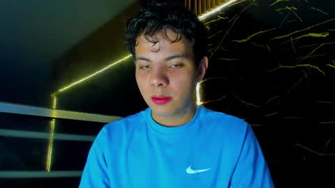 Alessandro online show from June 17, 2026, 3:42 am