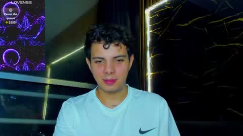 Alessandro online show from June 19, 2026, 5:01 am