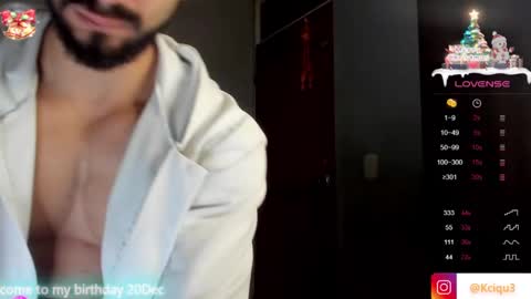 Snapshot of alessandro_dibellucci chatting on December 13, 2024, 10:51 am Kciqu3 Independent model online show from December 13, 2024, 10:51 am