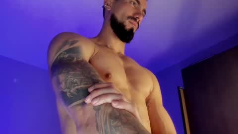 Snapshot of alessandro_dibellucci chatting on January 26, 2025, 3:38 am Kciqu3 Independent model online show from January 26, 2025, 3:38 am