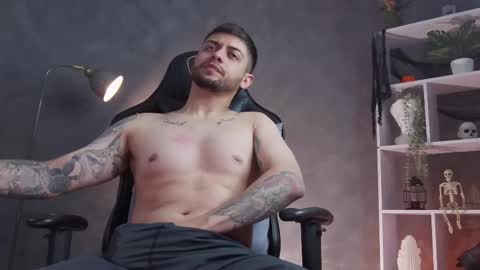 Snapshot of alessandro_duty chatting on October 26, 2025, 11:53 pm Alessandro INDEPENDENT MODEL online show from October 26, 2025, 11:53 pm