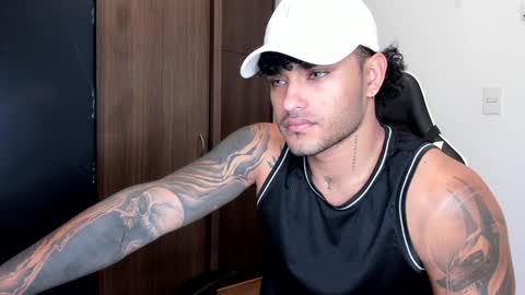 Snapshot of alessandro_vanni chatting on December 14, 2024, 12:23 pm Alessandro Vanni online show from December 14, 2024, 12:23 pm