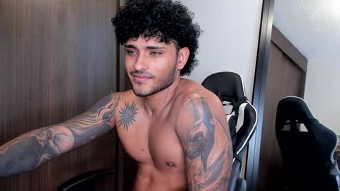 Snapshot of alessandro_vanni chatting on December 21, 2024, 4:46 pm Alessandro Vanni online show from December 21, 2024, 4:46 pm