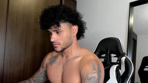 Snapshot of alessandro_vanni chatting on January 6, 2025, 12:16 am Alessandro Vanni online show from January 6, 2025, 12:16 am