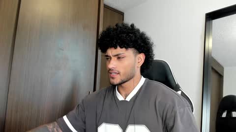 Snapshot of alessandro_vanni chatting on January 8, 2025, 9:12 pm Alessandro Vanni online show from January 8, 2025, 9:12 pm