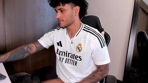 Snapshot of alessandro_vanni chatting on January 12, 2025, 4:08 pm Alessandro Vanni online show from January 12, 2025, 4:08 pm