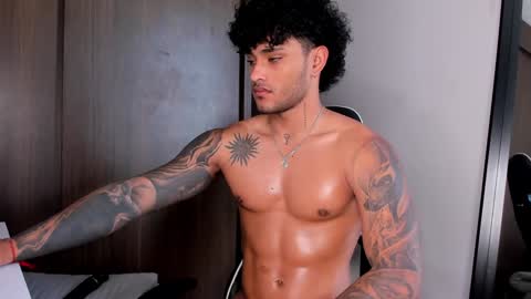 Snapshot of alessandro_vanni chatting on January 14, 2025, 1:49 pm Alessandro Vanni online show from January 14, 2025, 1:49 pm