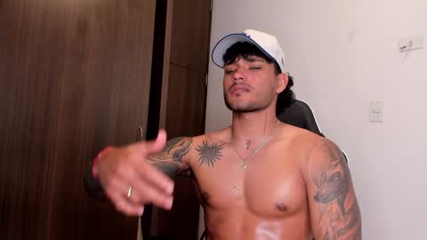 Snapshot of alessandro_vanni chatting on January 24, 2025, 3:24 pm Alessandro Vanni online show from January 24, 2025, 3:24 pm