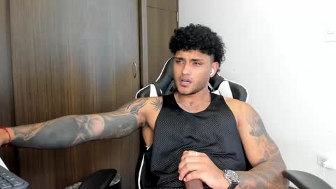 Snapshot of alessandro_vanni chatting on February 3, 2025, 7:10 pm Alessandro Vanni online show from February 3, 2025, 7:10 pm