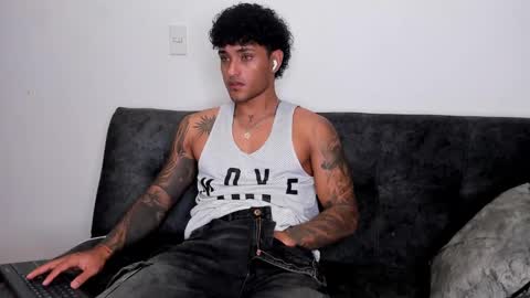 Snapshot of alessandro_vanni chatting on February 20, 2025, 2:51 am Alessandro Vanni online show from February 20, 2025, 2:51 am